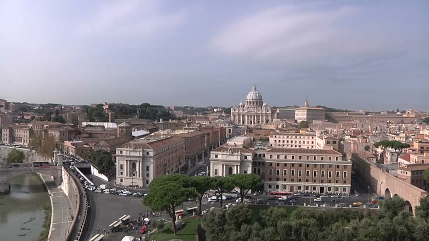 Crowd waiting for the Pope in front of the Papal Basilica of Saint Peter