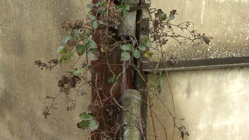Rainwater leaking from broken drainpipe 1.  HD.