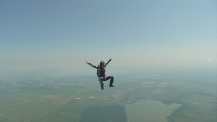 Skydiving video.Problems in parachuting. The refusal of the main parachute and reserve parachute use. 