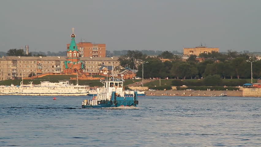 Towboat heading north along the Enisey River in Krasnoyarsk.