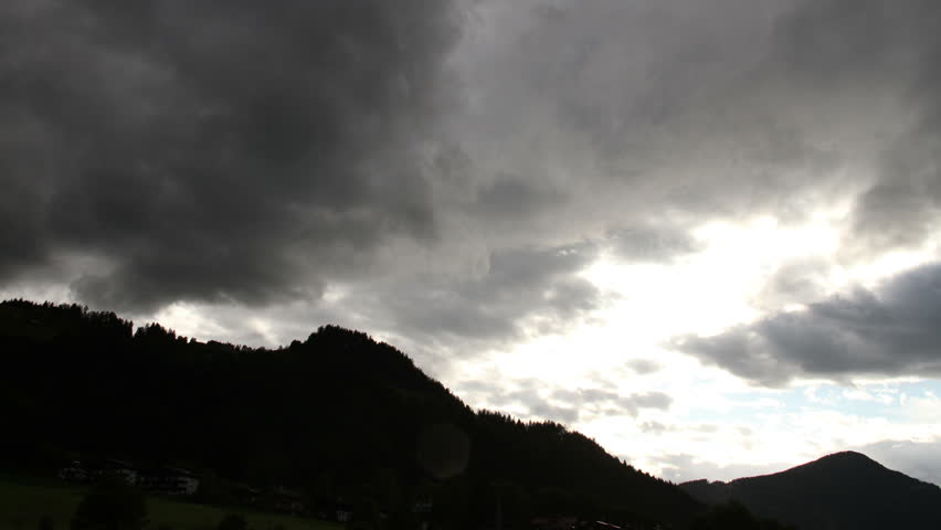 Fantastic Clouds Timelapse with godrays
