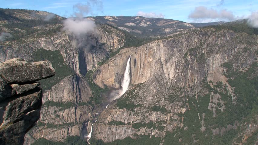 Yosemite National Park, spanning eastern portions of Tuolumne, Mariposa and Madera counties in east central California, "united states".