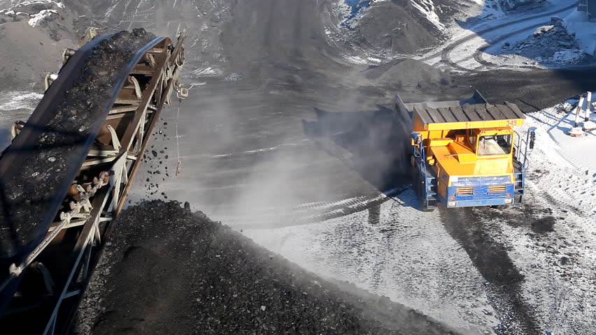 Machine for loading coal