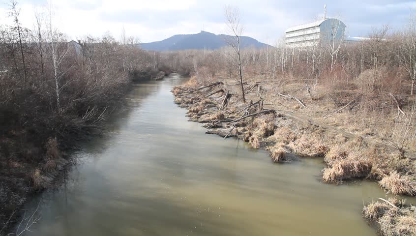 ZerstÃÂ¶rte Flusslandschaft in Wien