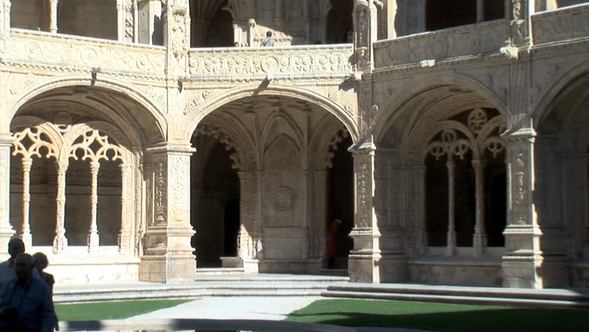 Jeronimos Monastery Courtyard zoom pans