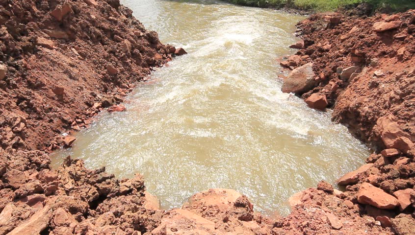 water flow, embankment soil