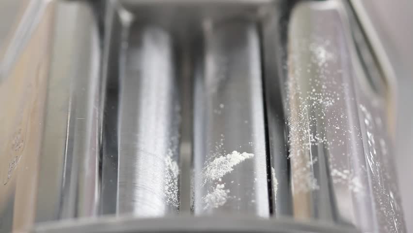 Making pasta with a machine