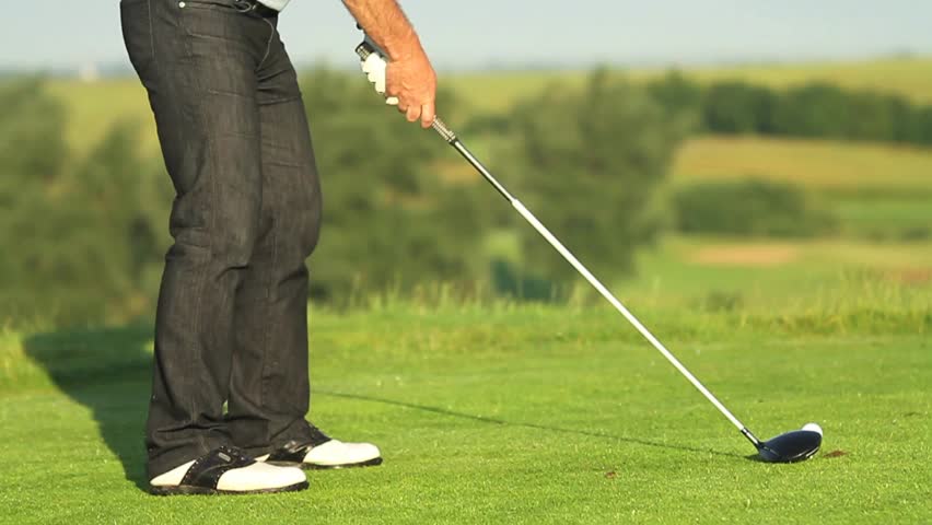 Golf tee off