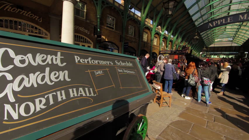 LONDON - OCTOBER 6, 2011: Apple Market in Covent Garden in London
