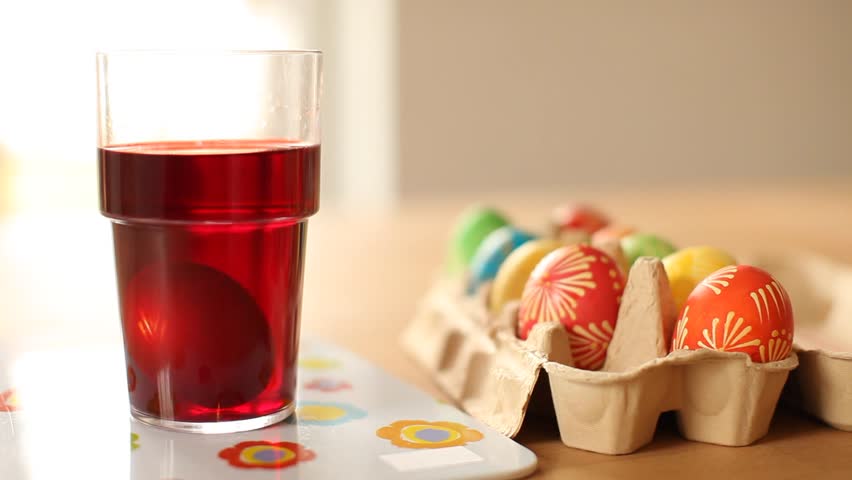 Coloring wax painted easter egg 10