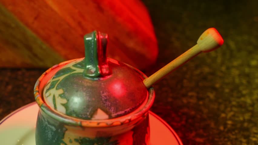 honey pot and honey
