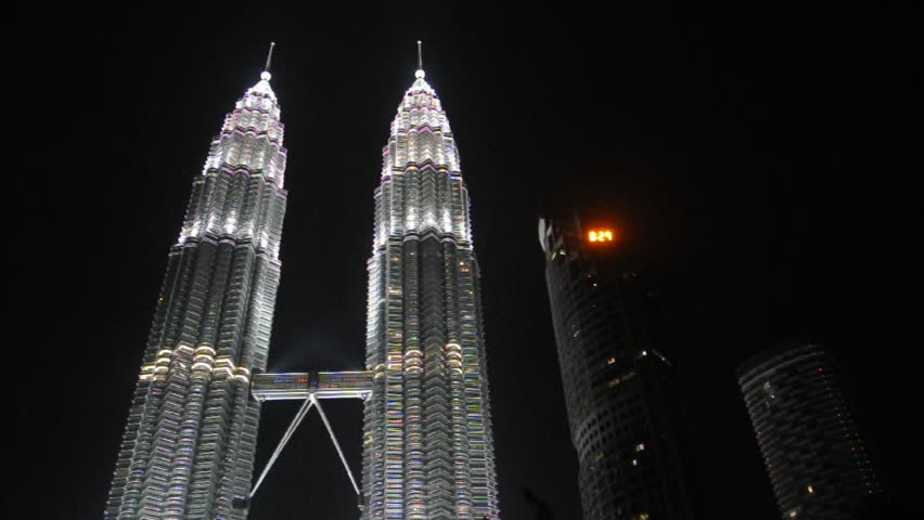 KUALA LUMPUR,MALAYSIA - MARCH 28: Earth Hour - Light Off at Petronas Twin Tower on March 28, 2009. It is organized by WWF aims to raise awareness towards the need to take action on climate change.