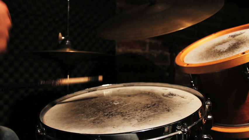 Drummer_01 

Drummer in recording studio HD 1080p
