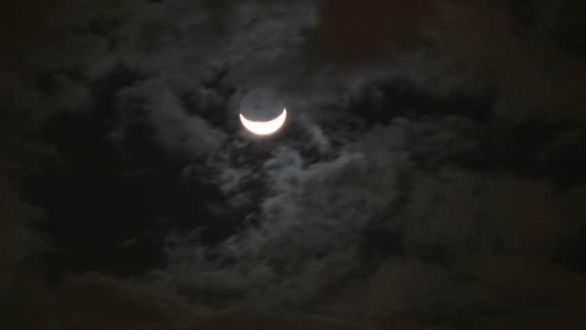 CRESCENT MOON (TIME LAPSE) HD