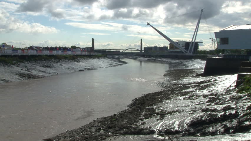 The heavily mudded banks and heavily tidal river Usk.