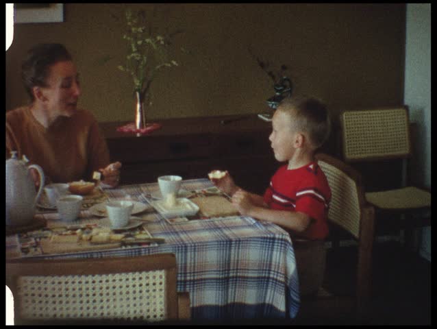 Breakfast (vintage 8 mm amateur film)
