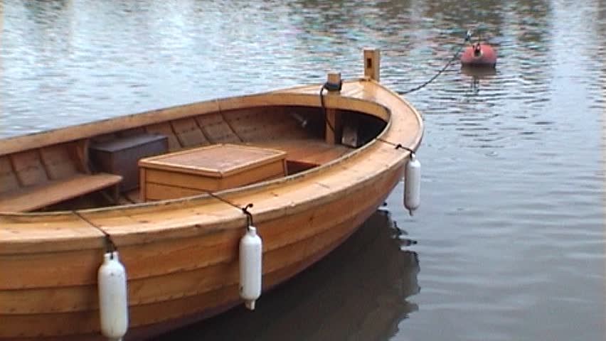 Wooden rowing boat, tripod, 16x9