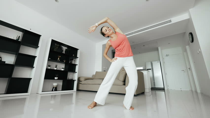 Sporty Woman Training Morning Workout Stockvideos