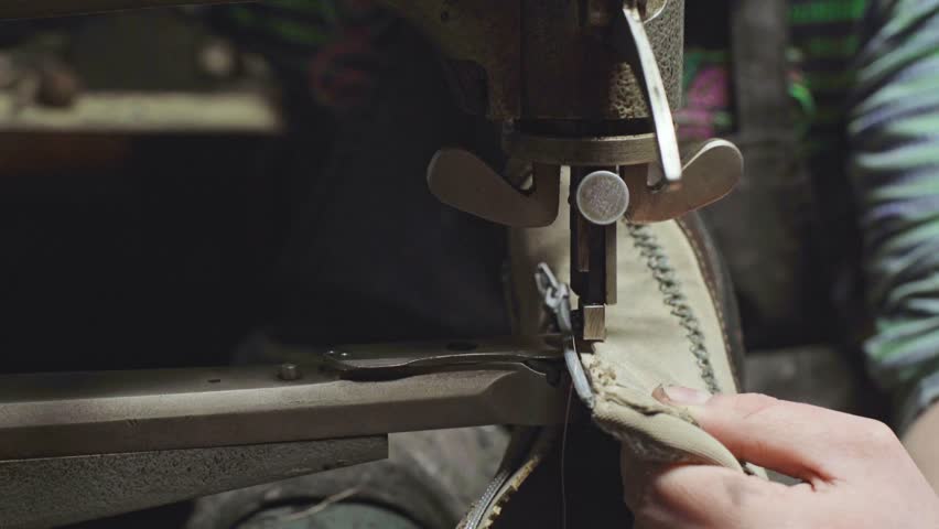Header of shoemaker