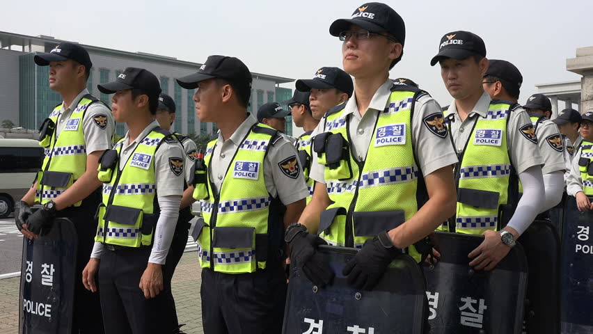 seoul-south-korea-7-october-2015-south-korean-police-officers-on