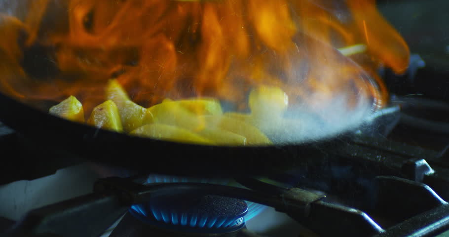 Header of skillet