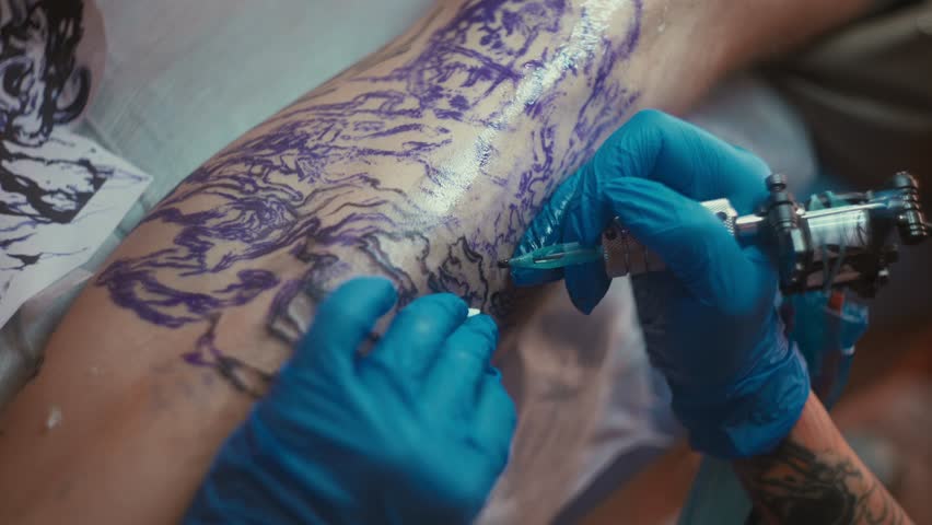 How Much Do Tattoo Artist Make A Year