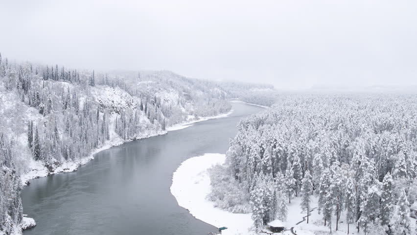 Река амур зимой