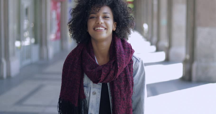 4k00 19attractive African Girl In Scarf With Short Curly Hair Posing With