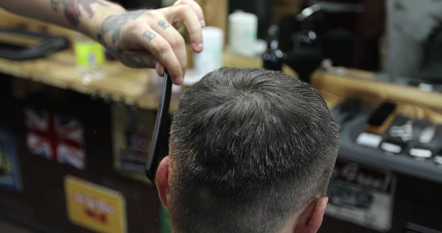 4k00 18close Up Of Hairdresser S Hands Cutting Short Hair Of Middle