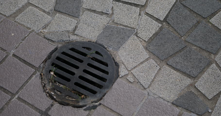 Header of manhole