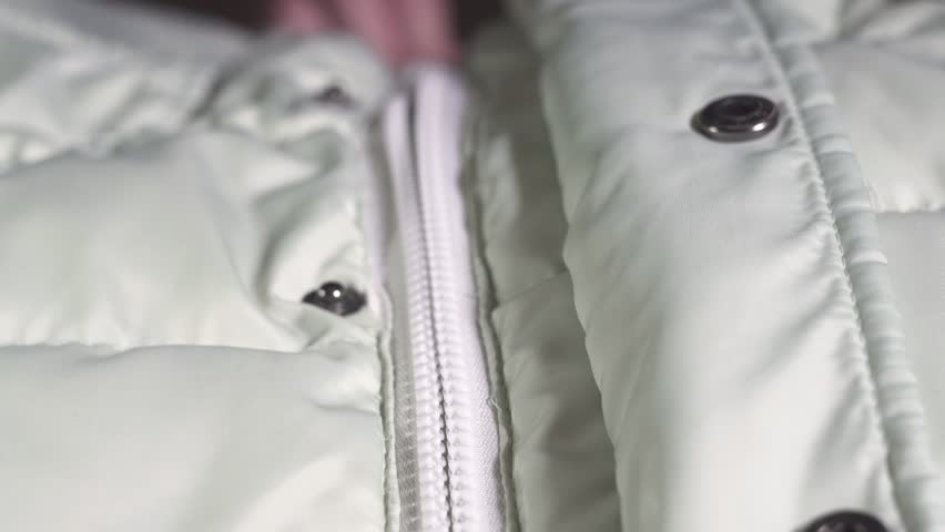 Header of zipper