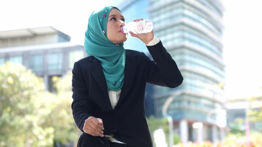 Image result for muslimah drink water