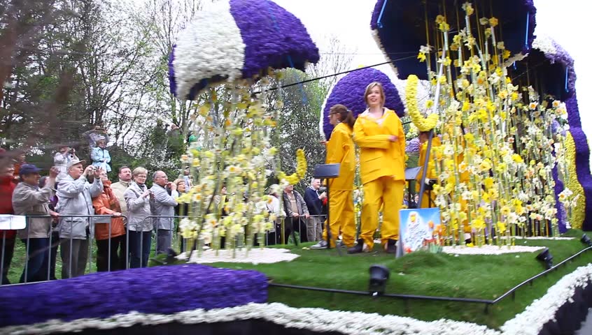 Keukenhof The Netherlands April 16 Flower Parade Visits Comprises Of More Than 20 Floats And Cars Abundantly Decorated With Flowers