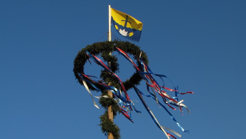 Header of Maypole