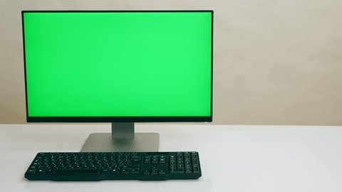 Laptop Computer With Isolated Green Stockvideos Filmmaterial