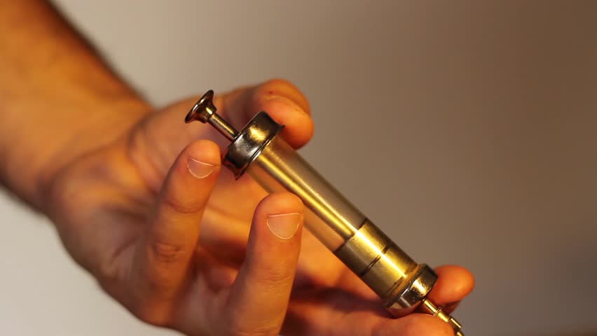 How To Use Metal Crack Pipe